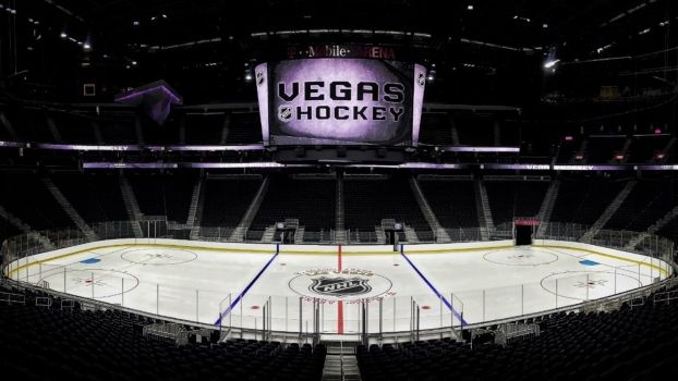В Лас-Вегасе залили лед на T-Mobile Arena